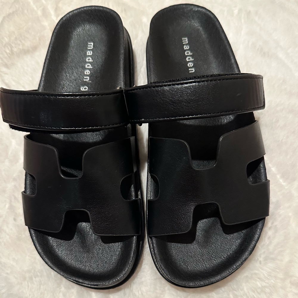 MADDEN GIRL SANDALS